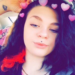 Meet your Posher, Caitlin